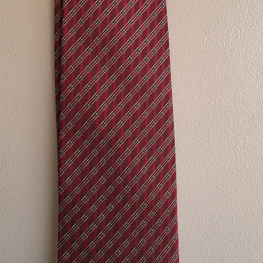 BOSS Hugo Boss Red Geometric Diagonal Stripe Silk Tie | Made in Italy - Picture 4 of 14